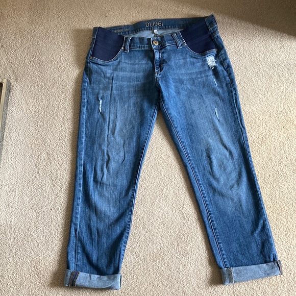 DL1961 Riley Maternity Boyfriend Jeans, Distressed Look,Size 29 Stretch Mid-Rise - Picture 2 of 10
